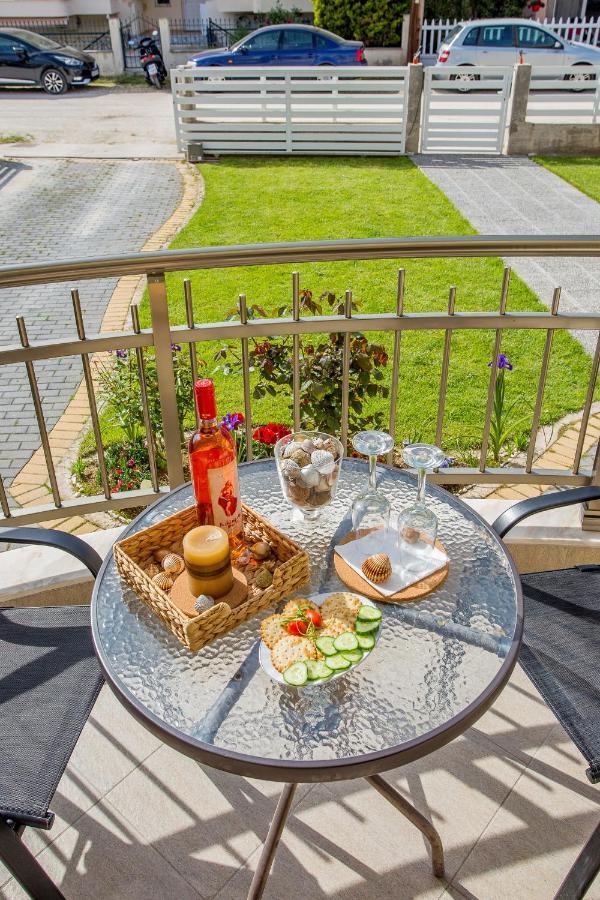 Sun & Sea Luxury Apartment Néa Péramos Εξωτερικό φωτογραφία